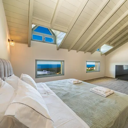 Hellosummer Boutique Suites,near Fiscardo! 公寓式酒店 4*