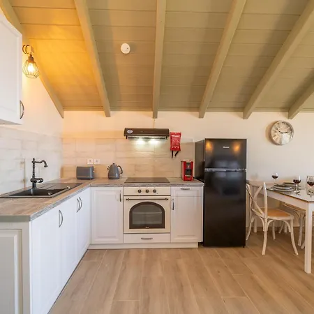 Ξενοδοχείο με διαμερίσματα Hellosummer Boutique Suites,near Fiscardo!